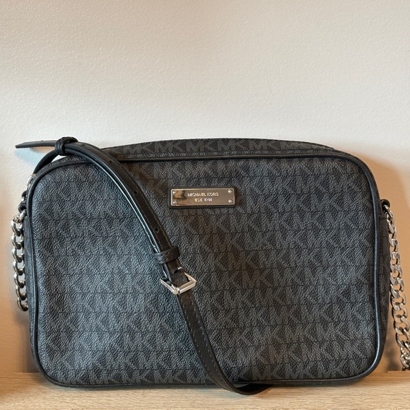 ☀️Jet Set Travel Logo Crossbody Bag ECU - Picture 1 of 7